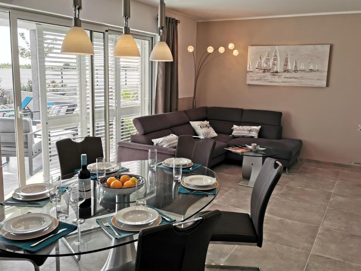 שיבניק Villa Sundowner מראה חיצוני תמונה