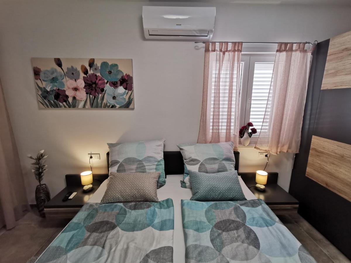 שיבניק Villa Sundowner מראה חיצוני תמונה