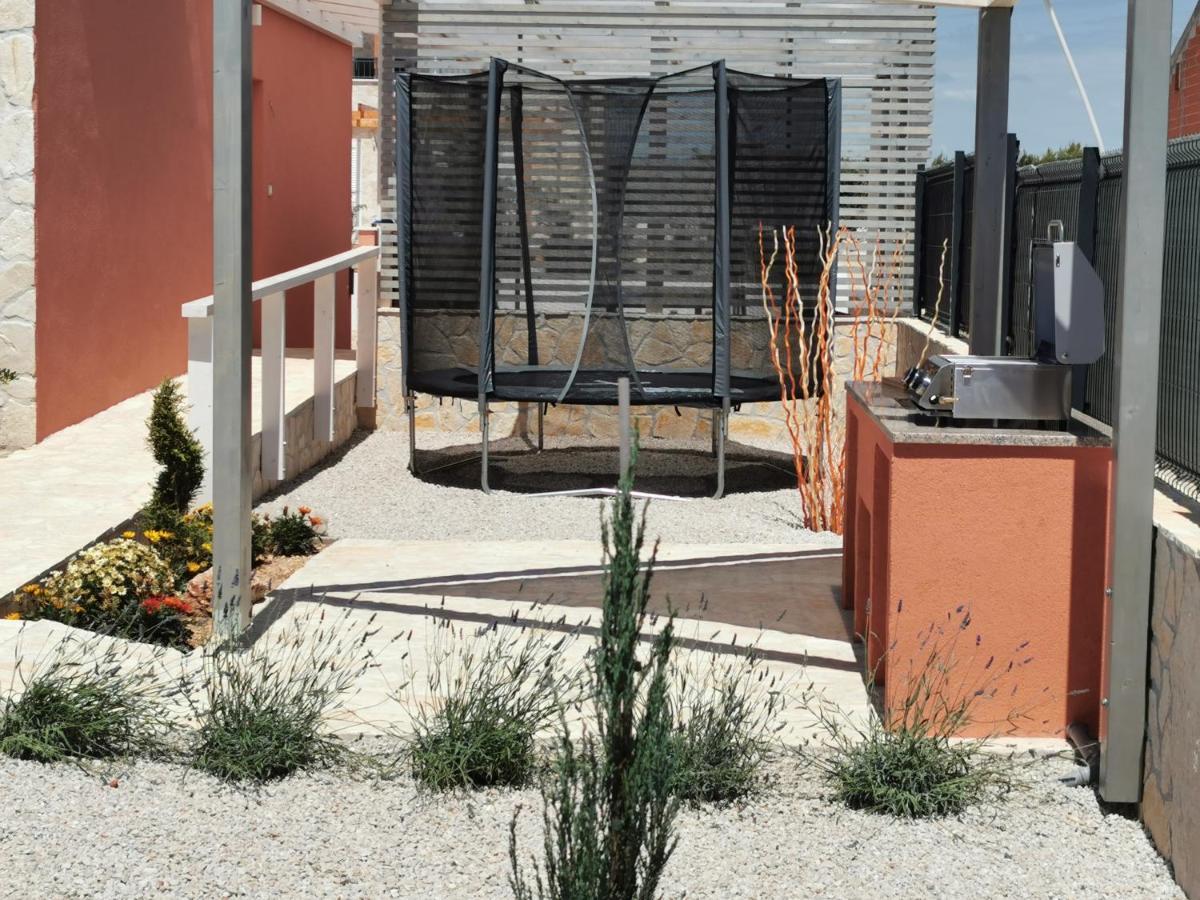 שיבניק Villa Sundowner מראה חיצוני תמונה