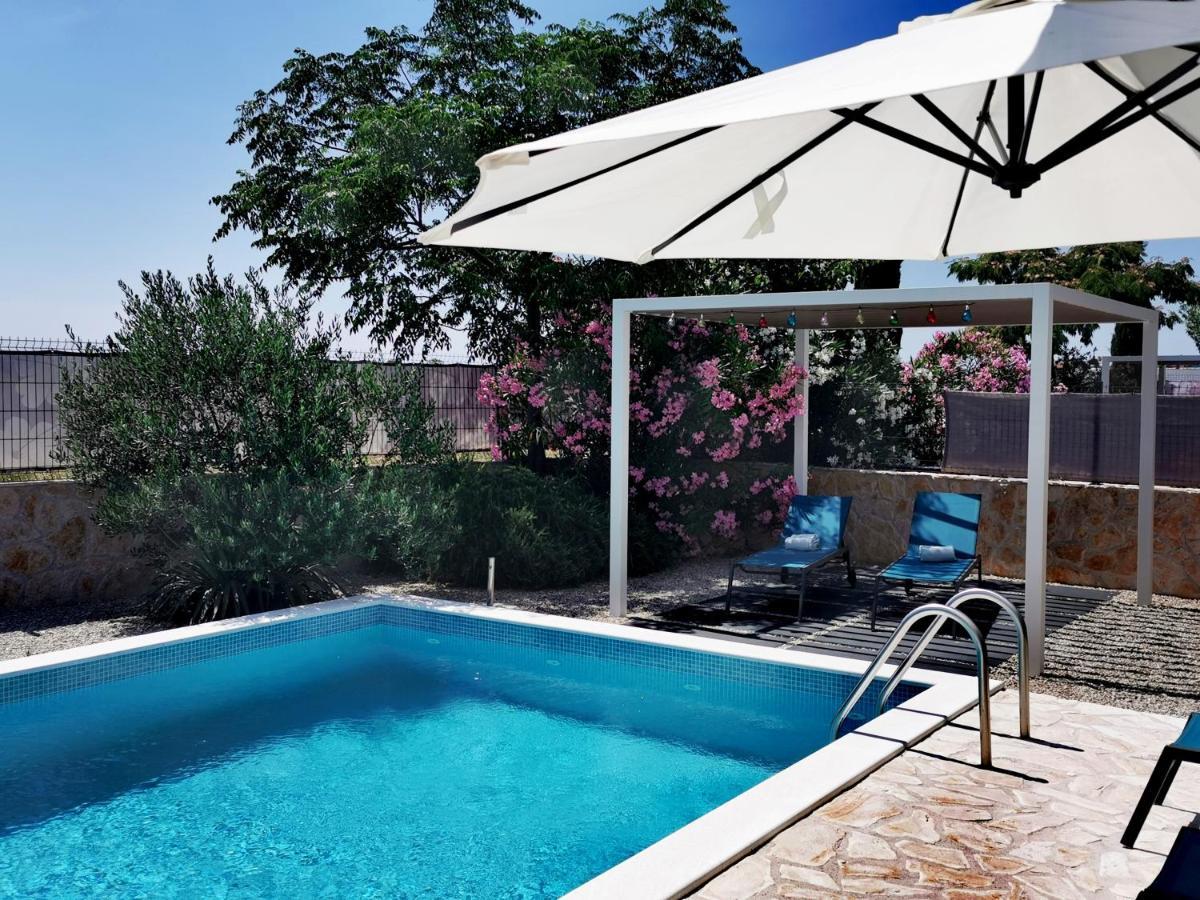 שיבניק Villa Sundowner מראה חיצוני תמונה